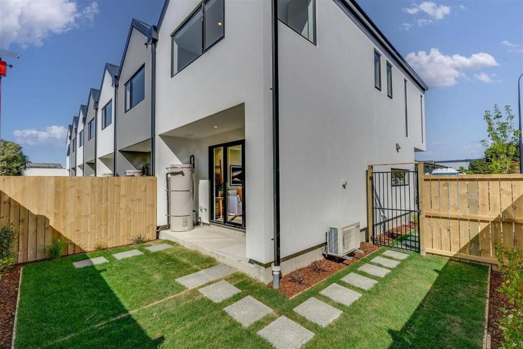כרייסטצ'רץ' 2-Bedroom Ensuite, Close To City, Comfortable, Accessible With Own Parking מראה חיצוני תמונה